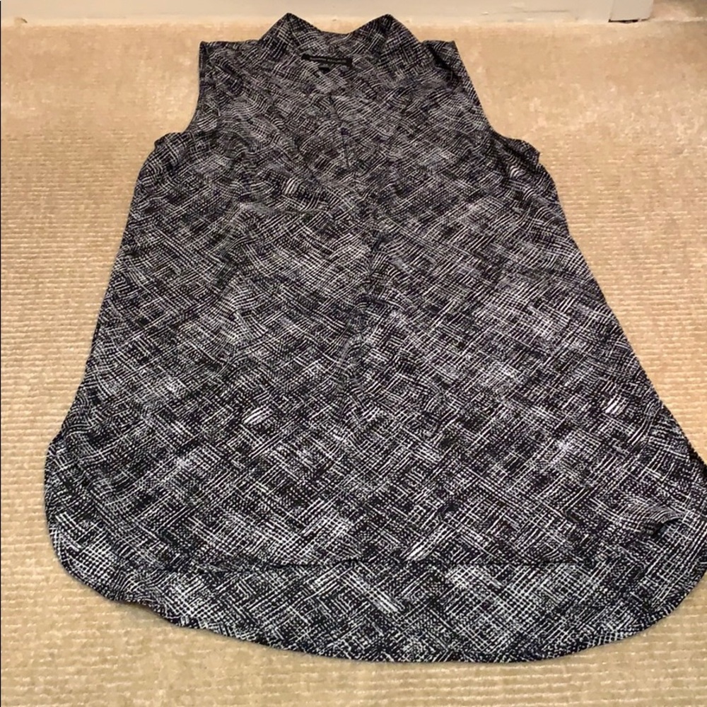 Long tank tunic w/ abstract black and white print